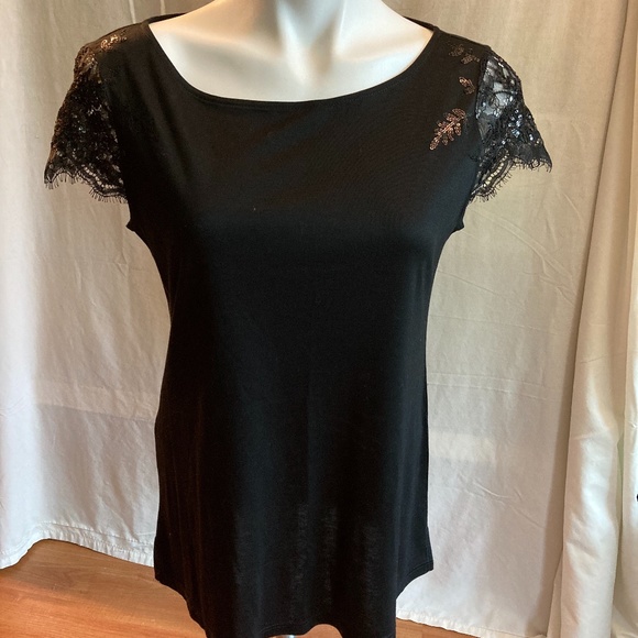 LAST CHANCE! White House Black Market Black Short Sleeve Blouse - Picture 1 of 5